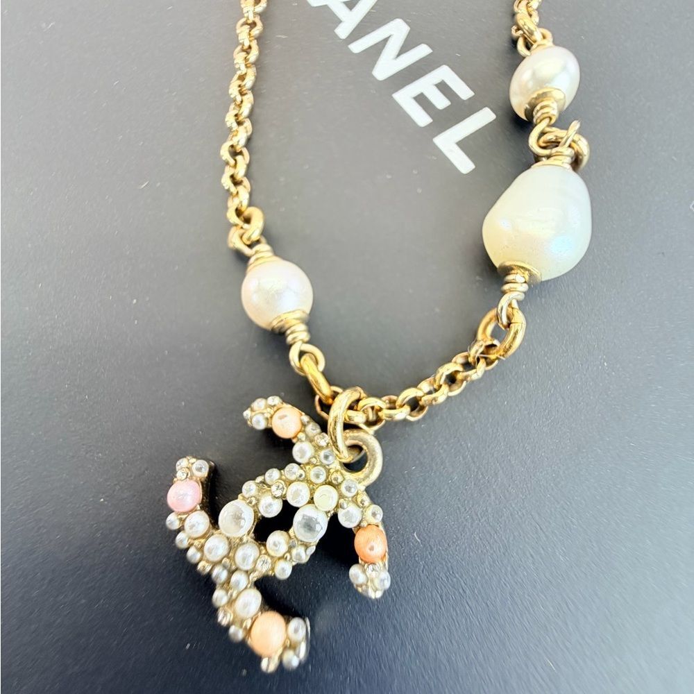CHANEL Pearl & Crystal Gold Tone Bracelet C20 K - Picture 8 of 13